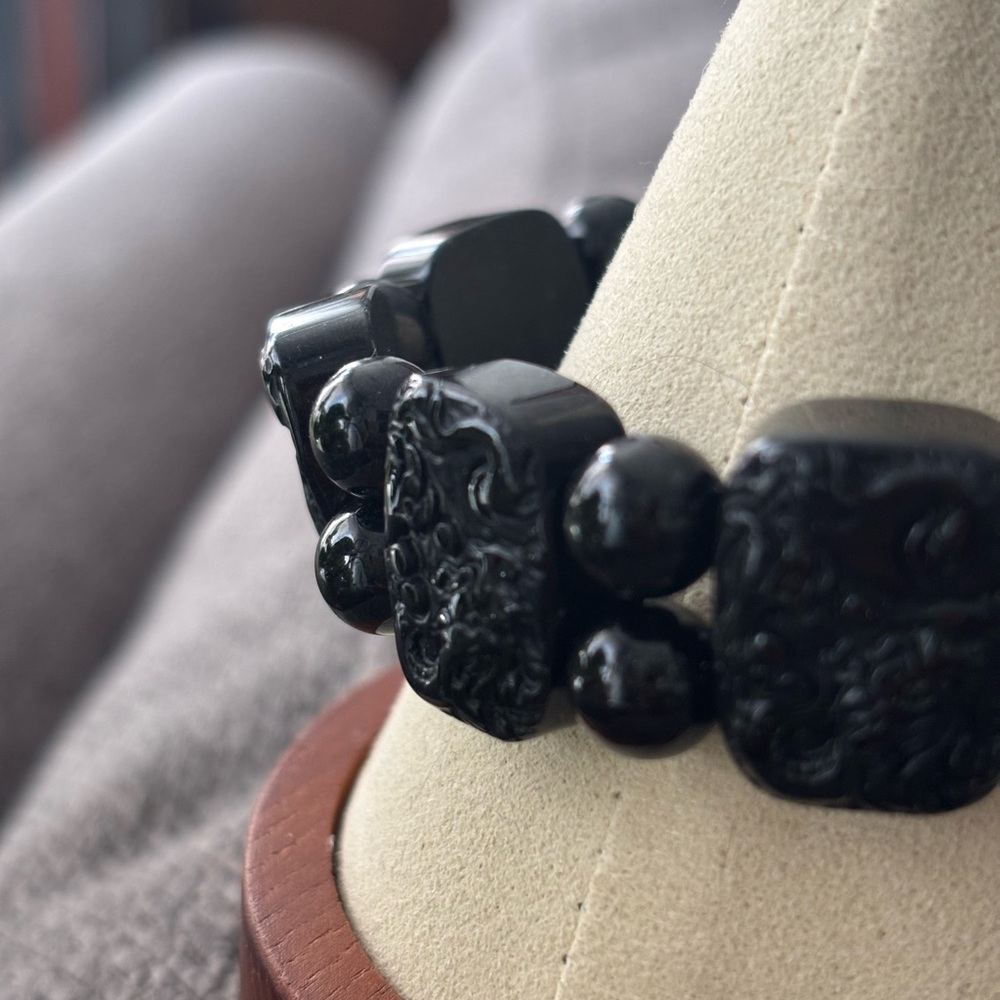 Mocui Jadeite Dragon Carving Bracelet - Picture 2 of 9